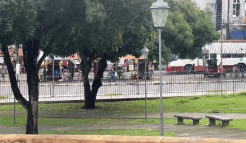 Lojistas e passageiros de ônibus pedem mais policiamento no Centro de Manaus