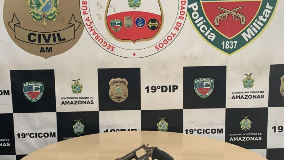 Homem é preso com arma e drogas no bairro Santo Agostinho