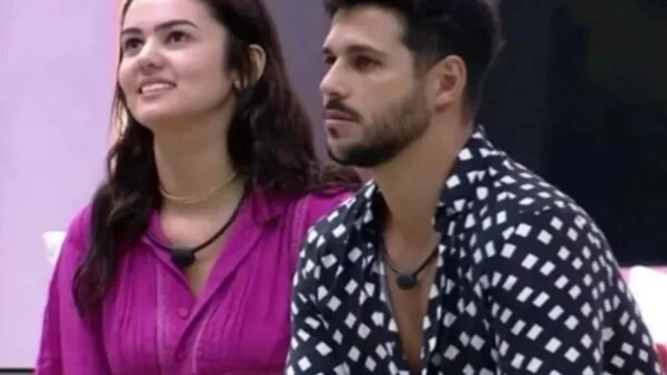 BBB22: Eslô chora ao descobrir acidente de Rodrigo Mussi