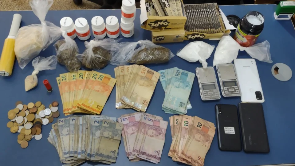 Operação prende trio no AM por tráfico de drogas e arma de fogo￼