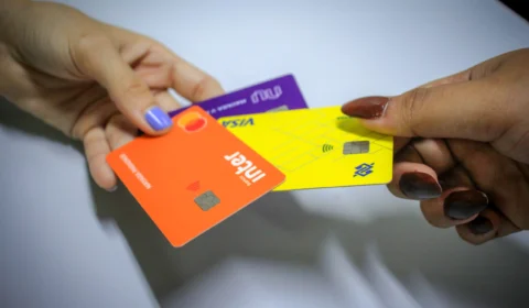 População deve alertar para golpes com cartões de débito e crédito por aproximação