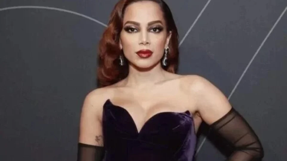 Anitta é capa da revista internacional Billboard