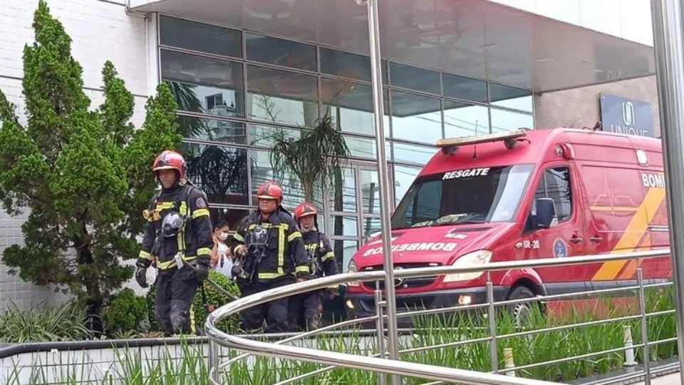 VEJA VÍDEO: Incêndio atinge apartamento em Manaus