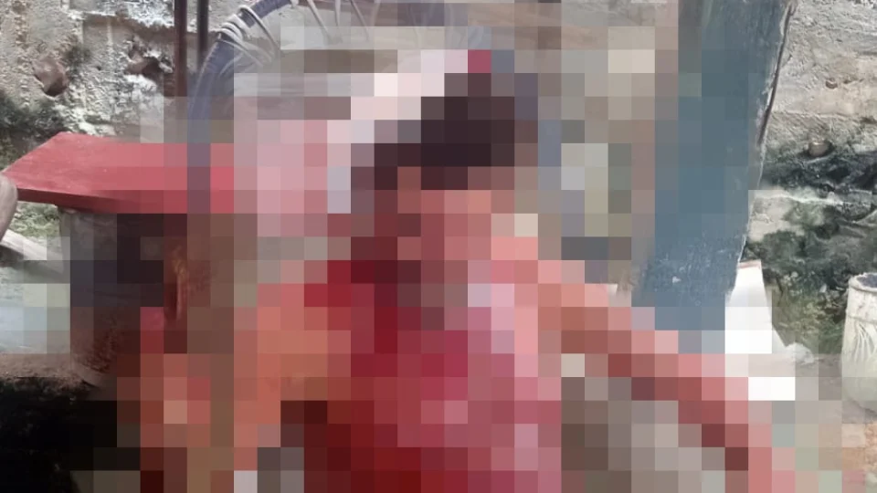 IMAGENS FORTES: Homem agride o próprio pai de 62 anos em Manaus