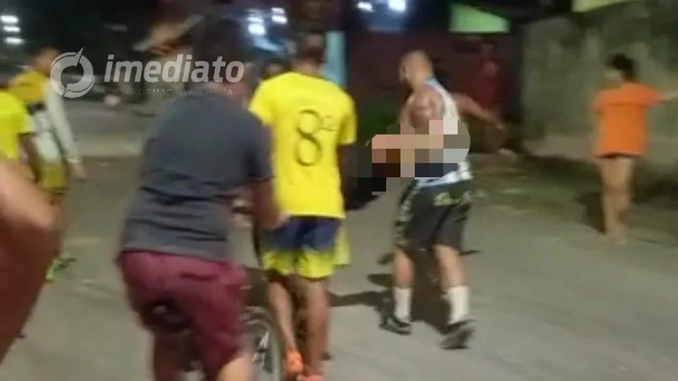 VEJA VÍDEO: Adolescente de 12 anos é baleado junto com o amigo no Jorge Teixeira
