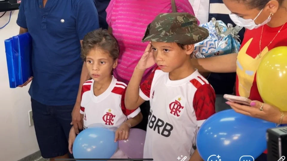 Urgente: crianças perdidas na mata recebem alta hospitalar nesta quarta-feira