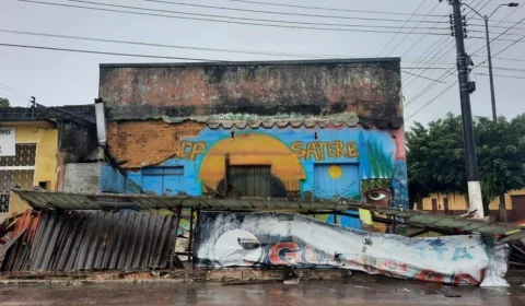 Parte de prédio desaba no AM neste domingo