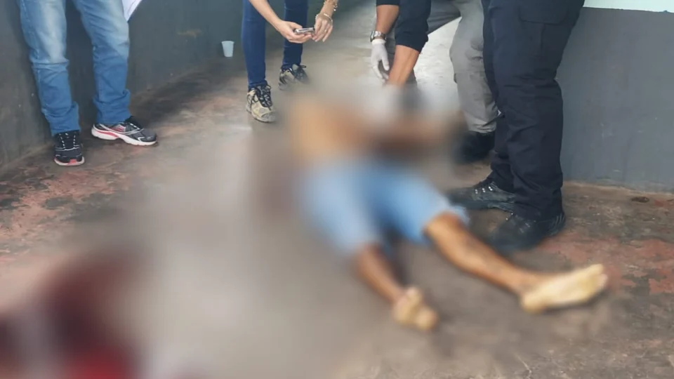 Homem é assassinado com 6 tiros em Iranduba; imagens