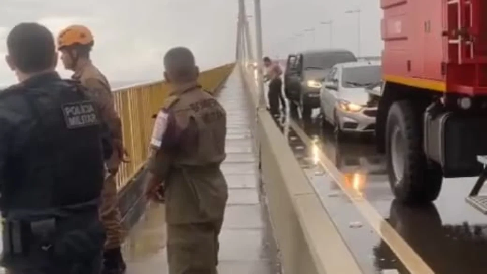 VEJA VÍDEO: Paraquedista desaparece após pouso forçado em Manaus