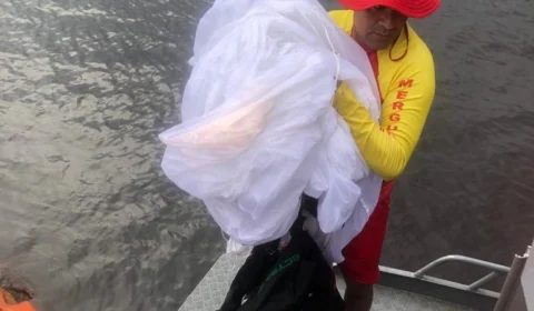 Grupo de paraquedistas é surpreendido em pleno salto por temporal em Manaus; dois estão desaparecidos