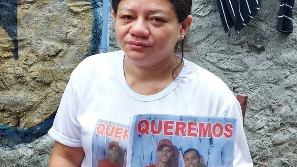 Mãe pede justiça pela morte do ex-esposo e filho enquanto vendiam churrasco