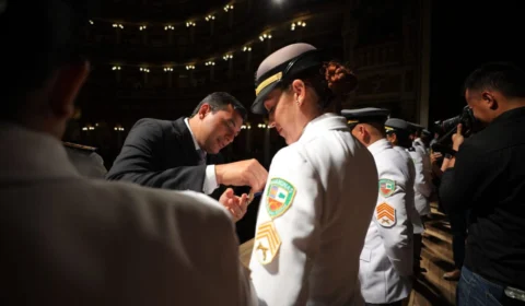 Wilson Lima anuncia pagamento de auxílio fardamento para PMs e bombeiros