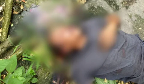 Homem é assassinado com 4 tiros em quintal de casa abandonada no Jorge Teixeira