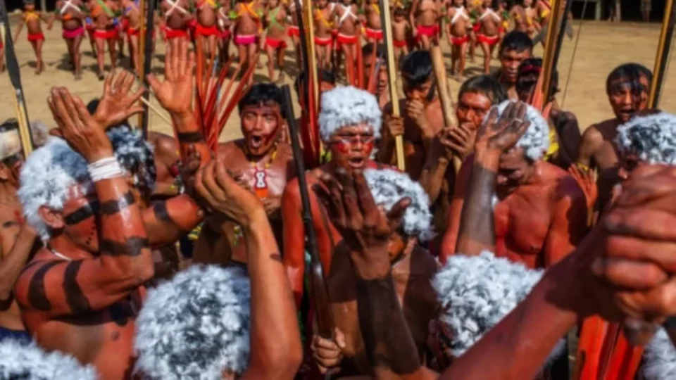 Relatório aponta que garimpeiros exigem sexo de indígenas em troca de comida