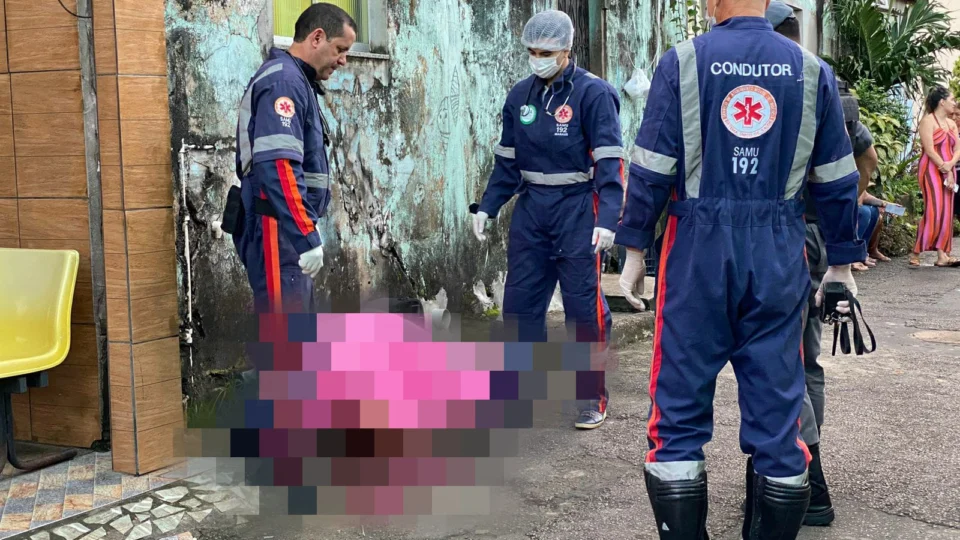 Mulher assassinada com vários tiros teria suposta ligação com tráfico de drogas