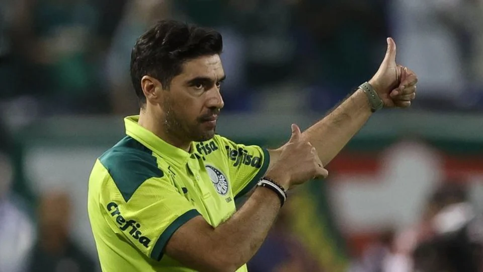 Abel Ferreira retorna ao banco do Palmeiras pela Libertadores 2022