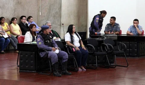 Crime Bárbaro: relembre caso Giselle que assassinou a mãe com 109 facadas, no ALÉM DO CRIME