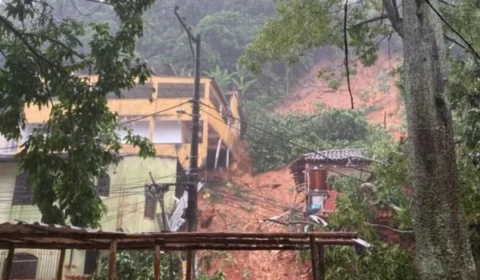 Temporal causa mortes no RJ; 13 estão desaparecidos em Angra; veja vídeos