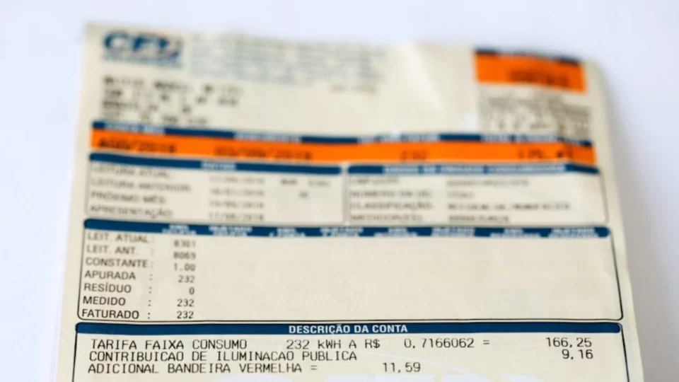 Conta de luz sofre reajuste anual e frustra expectativa de redução; saiba