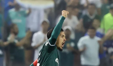 Palmeiras domina e faz 3 a 0 no Corinthians pelo Brasileirão