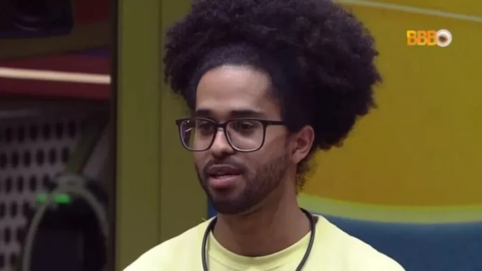 Veja como ficou o ex-BBB Luciano após alisar o cabelo