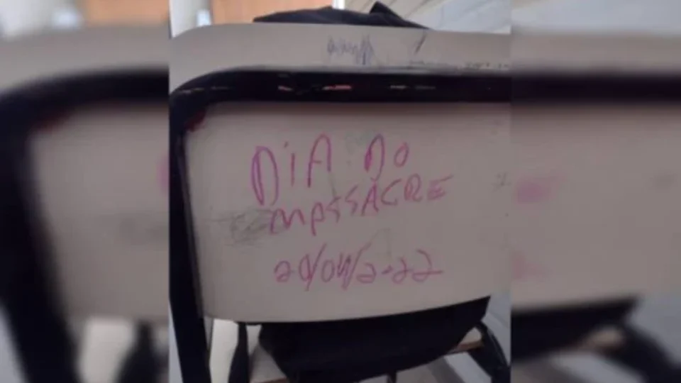 Recado em carteira de escola marca massacre para esta quarta-feira