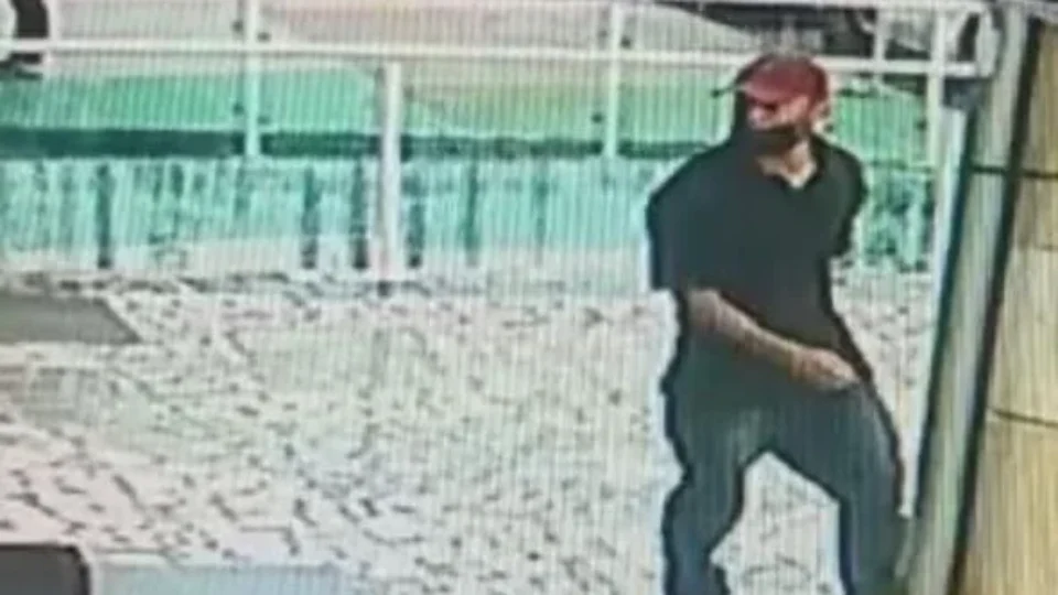 TERROR: preso do semiaberto comete assaltos em comércios; veja vídeo