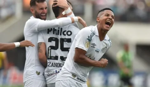 Santos vence o América-MG em casa e assume liderança do Brasileirão