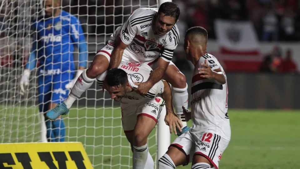 São Paulo e Palmeiras se enfrentam neste domingo na final do Paulistão