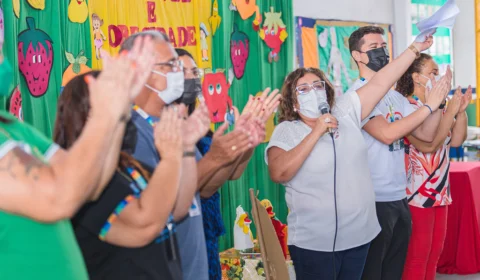 Mais de 200 progressões de profissionais de educação é assinada