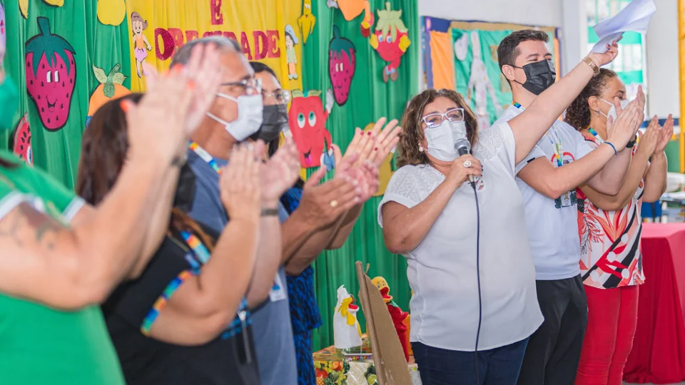 Mais de 200 progressões de profissionais de educação é assinada