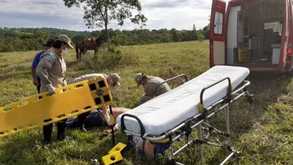 Trabalhador morre prensado por ferros em propriedade rural