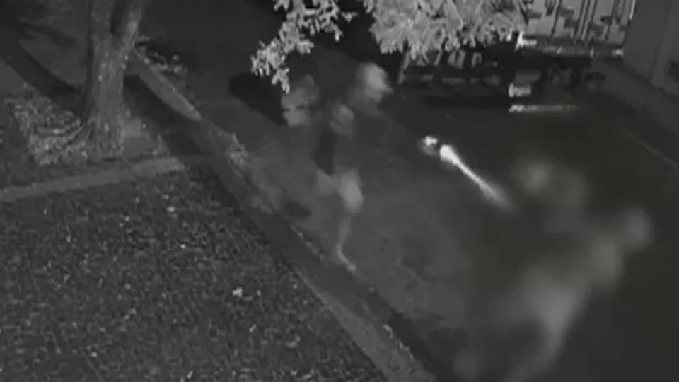 TRAGÉDIA: após tentativa de fuga travesti é morta a tiros; veja vídeo