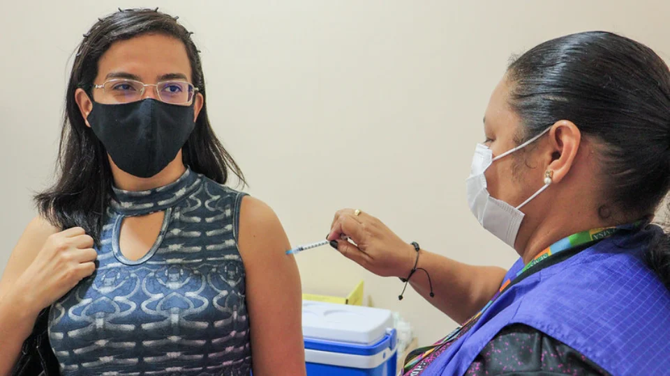 Confira vacinação contra Covid-19, influenza e sarampo neste domingo em Manaus