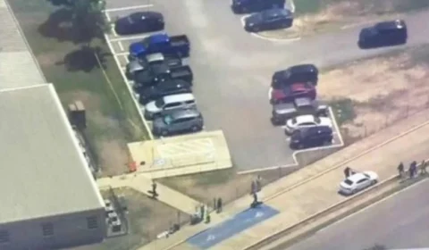 Menina espalha sangue no corpo para simular morte ao tentar sobreviver em massacre no Texas