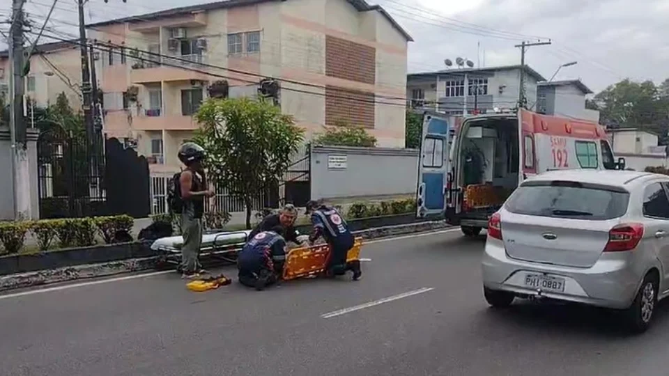 Homem fica ferido em grave acidente na avenida Ephigênio Sales