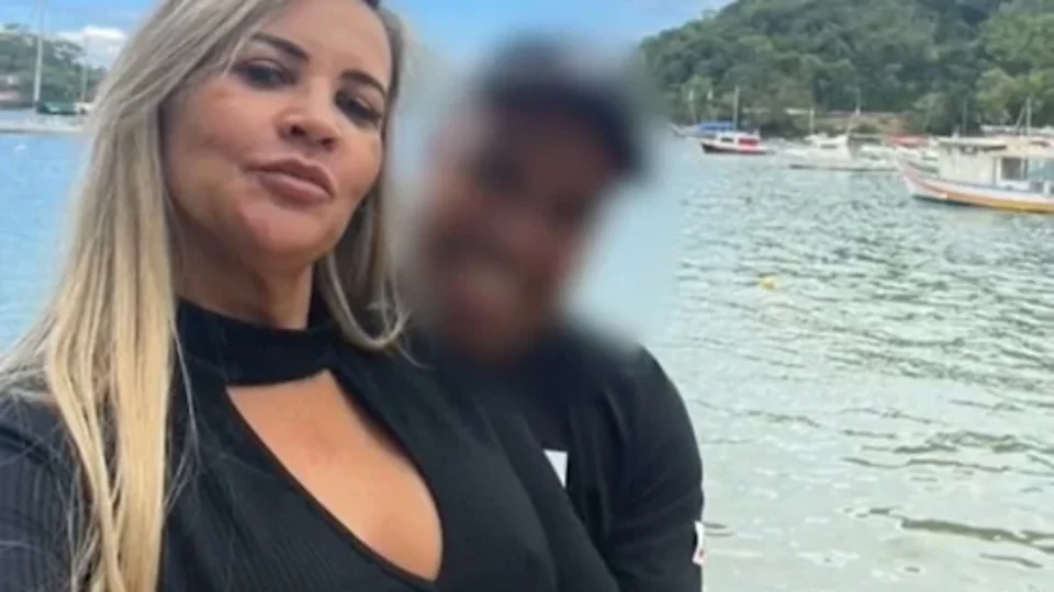 Madrasta suspeita de envenenar enteados, declarava amor a eles na internet