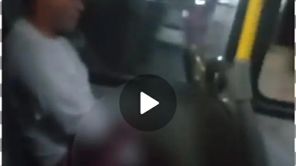 VEJA VÍDEO: homem se masturba dentro de ônibus após pregar palavra de Deus