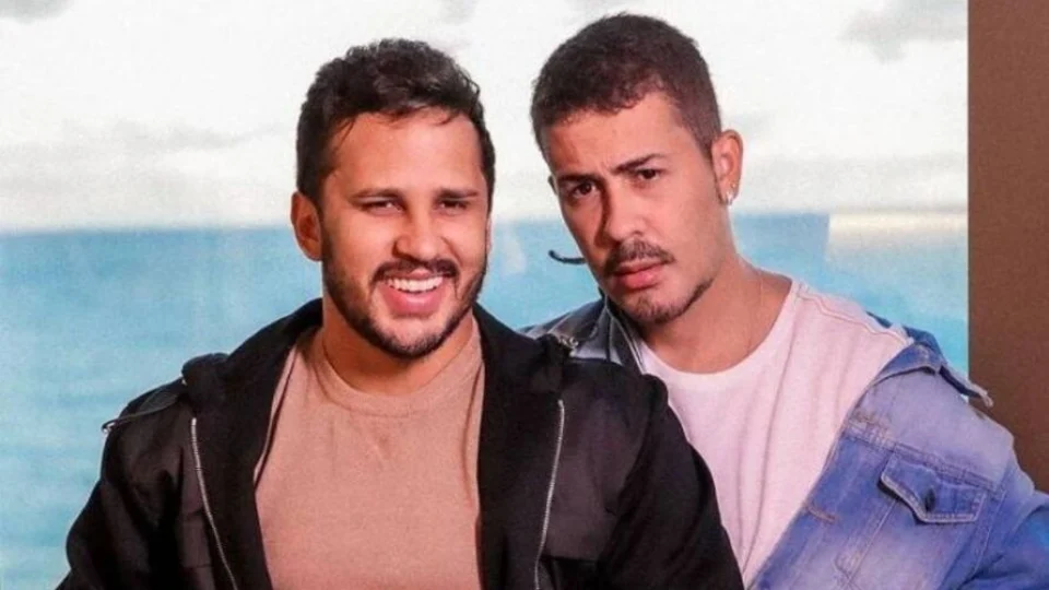 Criminosos forjam arrombamento em apartamento de Carlinhos Maia