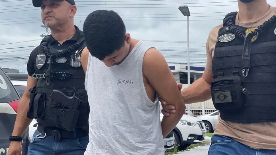 Foragido de homicídio no Pará se esconde em Manaus e é preso com drogas