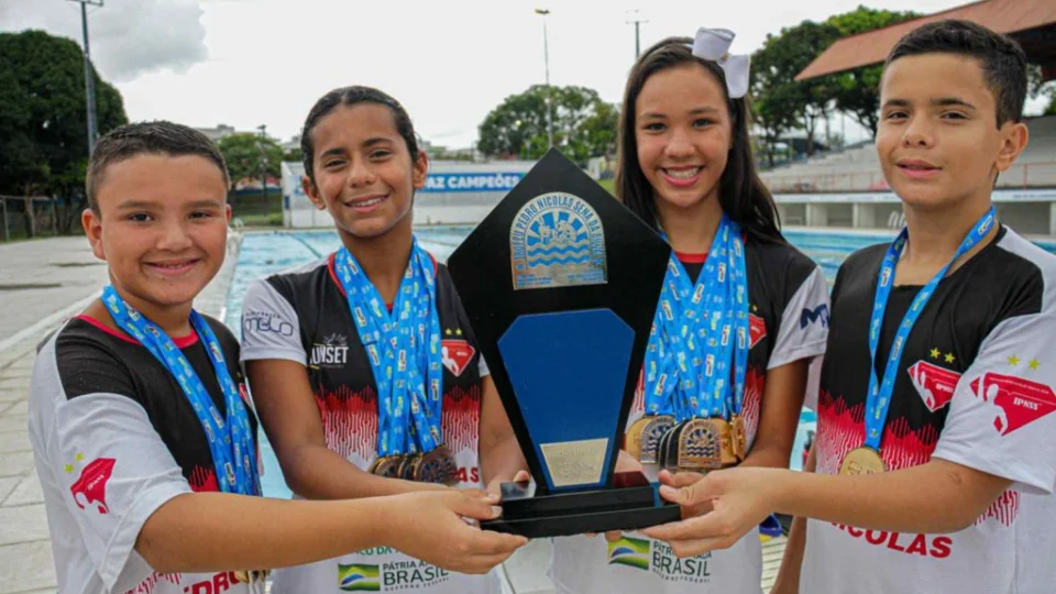 Atletas amazonenses conquistam medalhas em campeonato de natação em São Luís