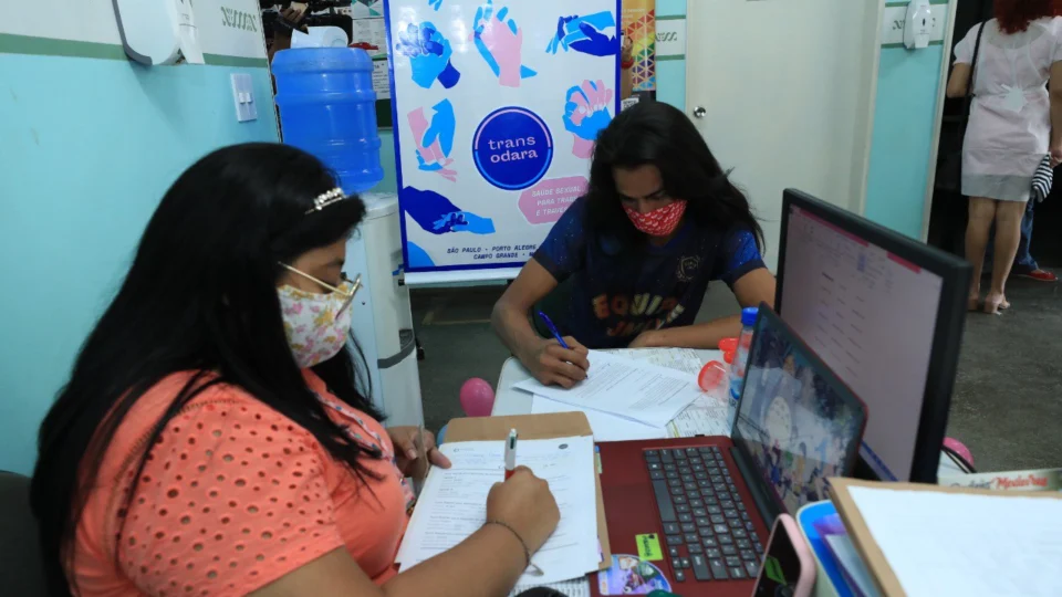 Atendimento humanizado à população LGBTI+ é disponibilizado; confira