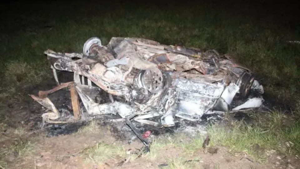 TRAGÉDIA: família morre carbonizada em acidente de trânsito