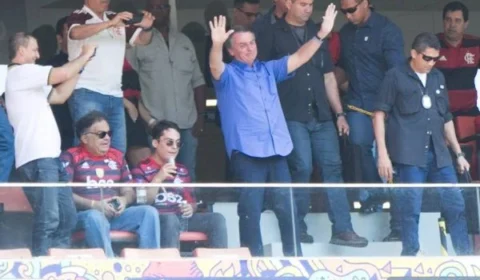 Bolsonaro e Mourão assistem ao jogo do Flamengo e Botafogo