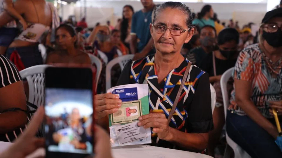 Começa o início das entregas do Auxílio Enchente no Amazonas