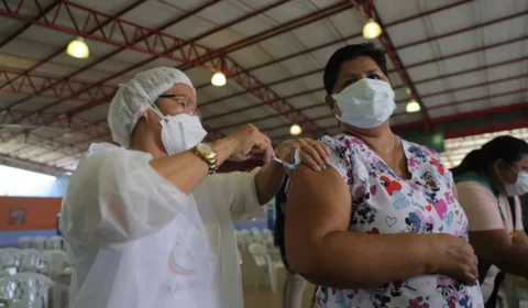 Manaus amplia quarta dose de vacina contra Covid nesta quinta￼
