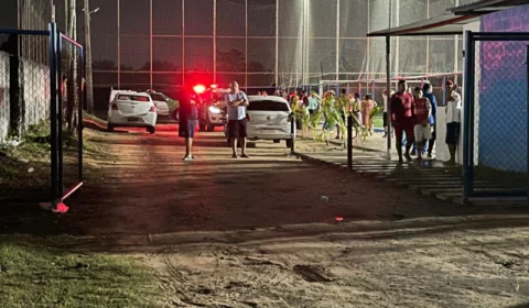 VEJA VÍDEO: Homem é morto por pistoleiro em campo de futebol