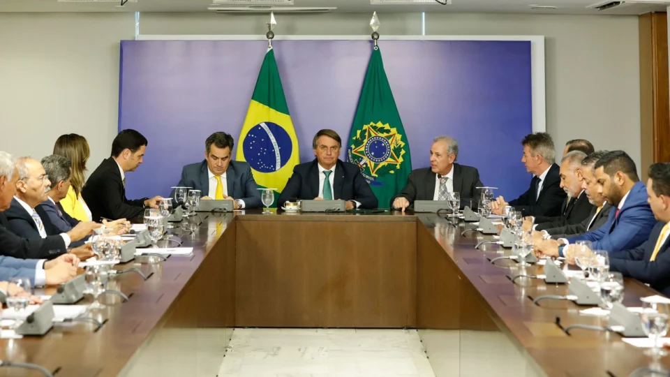 Governador Antonio Denarium e Bolsonaro assinam termo para construção do Linhão Tucuruí