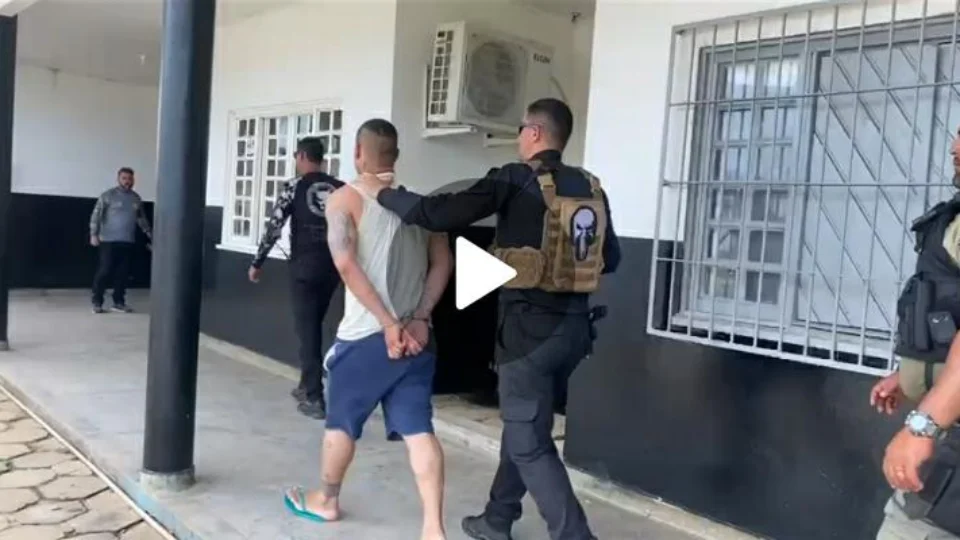 VÍDEO: homem é preso em flagrante por bater e manter mulher em cárcere privado