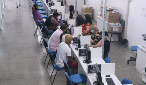 Está desempregado? Confira mais de 100 vagas em diversas áreas para esta sexta